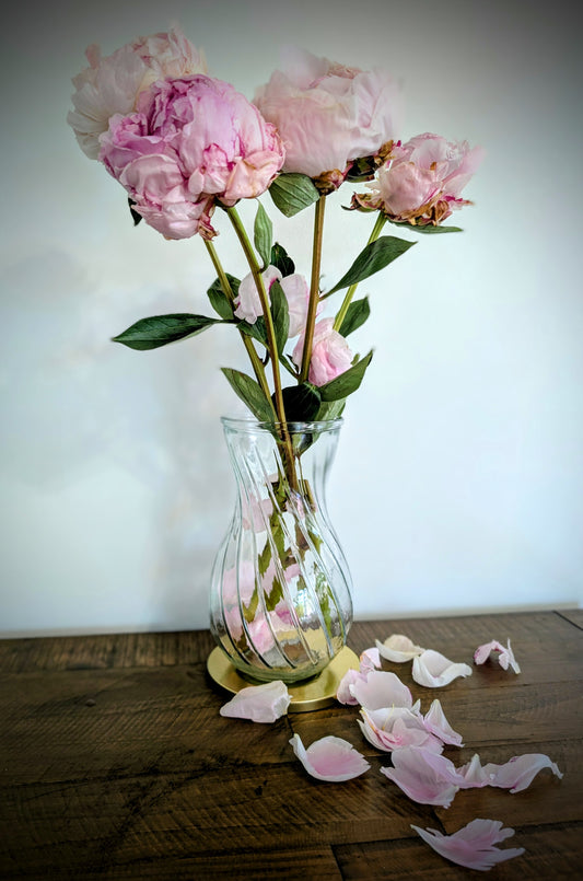 Center Choke Spiral Ribbed Vase