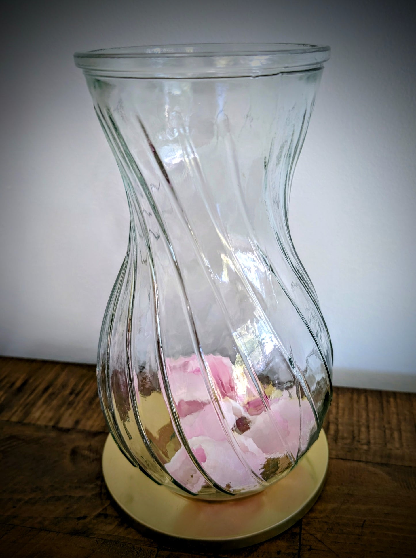 Center Choke Spiral Ribbed Vase