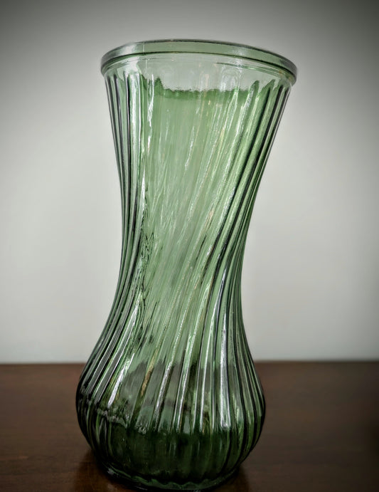 Tsavorite Green Ribbed Glass Vase